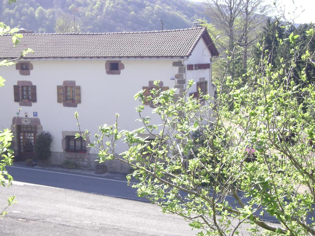 Hostal Venta San Blas Almándoz Buitenkant foto