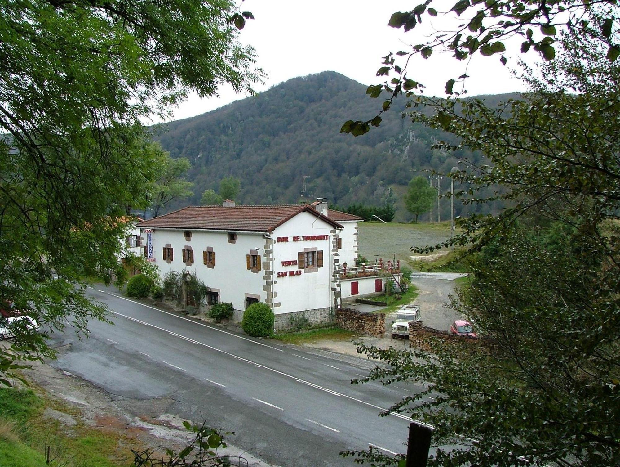 Hostal Venta San Blas Almándoz Buitenkant foto