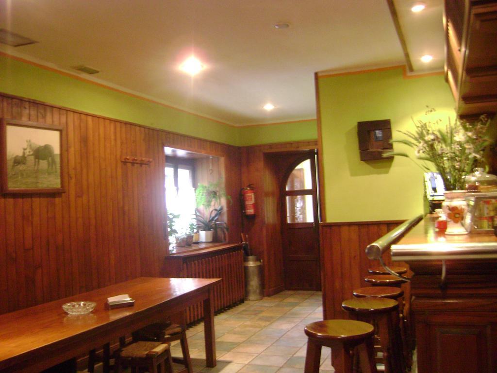Hostal Venta San Blas Almándoz Buitenkant foto
